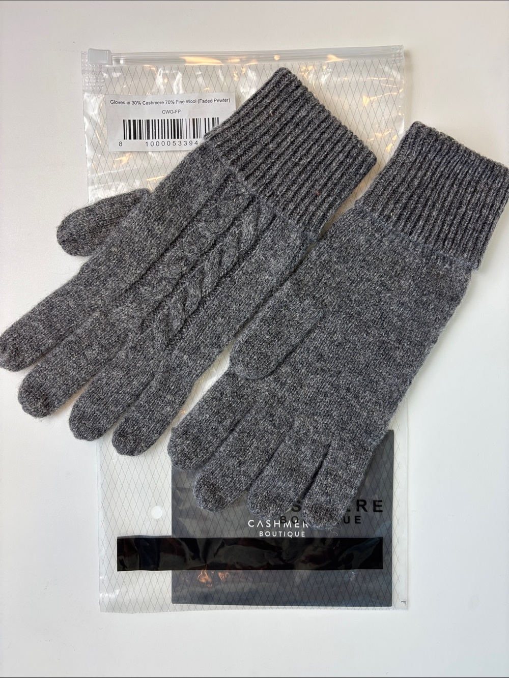 Bundle 2/$30! NEW Women's Gray Cashmere Wool Blend Cable-Detail Wool Gloves
